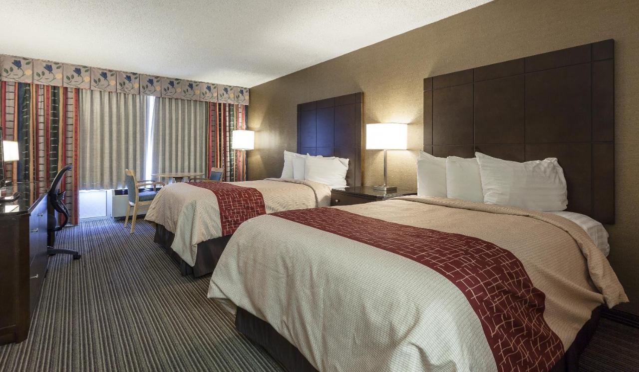 Red Roof Inn & Suites Dekalb Ngoại thất bức ảnh