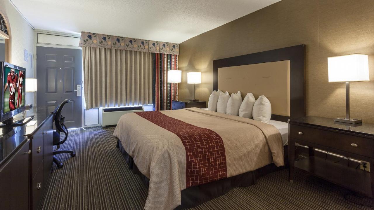 Red Roof Inn & Suites Dekalb Ngoại thất bức ảnh