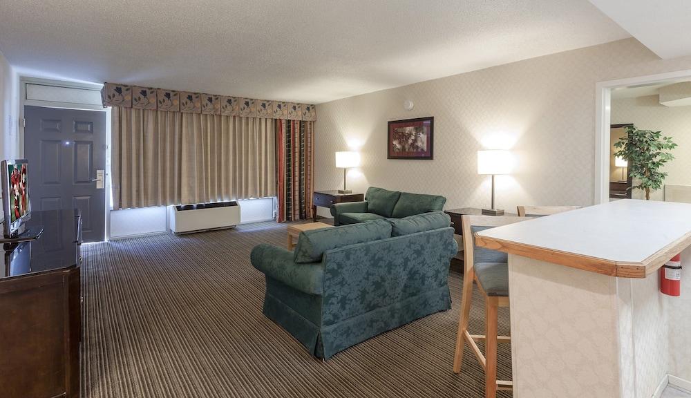 Red Roof Inn & Suites Dekalb Ngoại thất bức ảnh