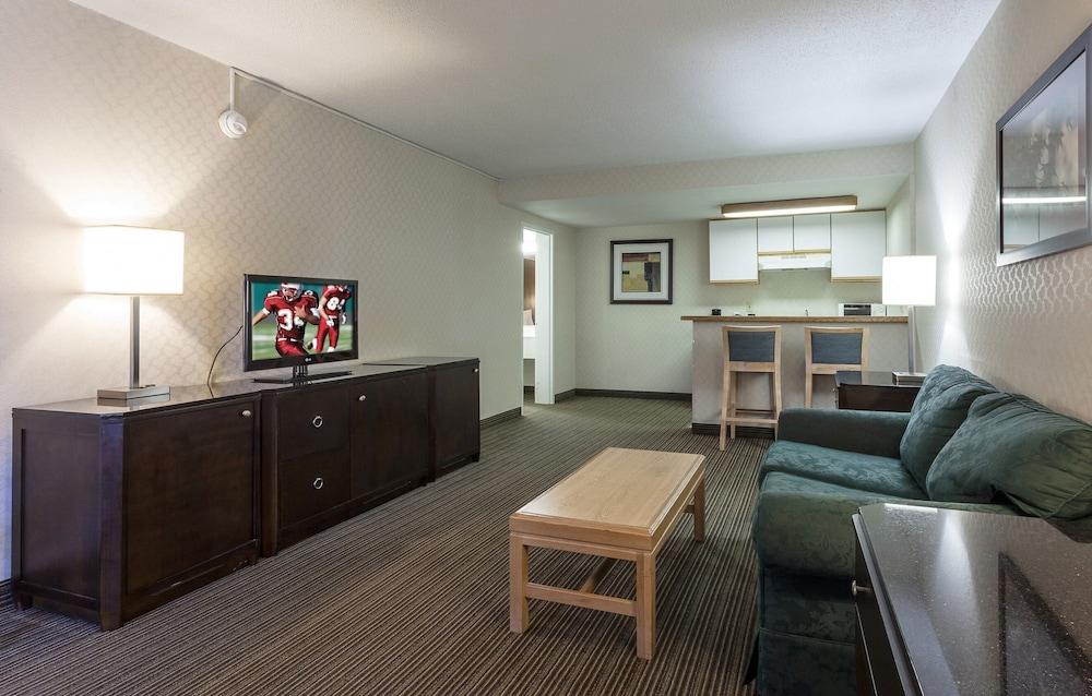 Red Roof Inn & Suites Dekalb Ngoại thất bức ảnh