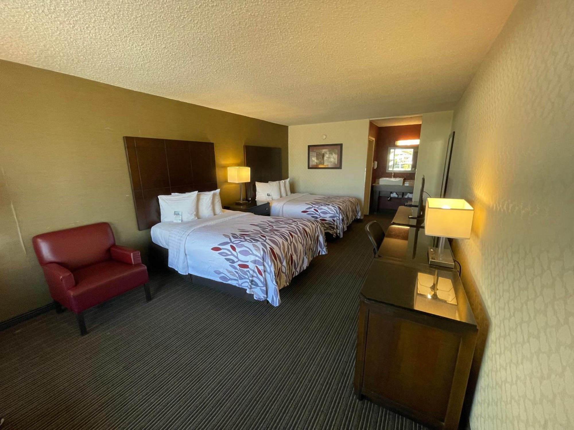 Red Roof Inn & Suites Dekalb Ngoại thất bức ảnh