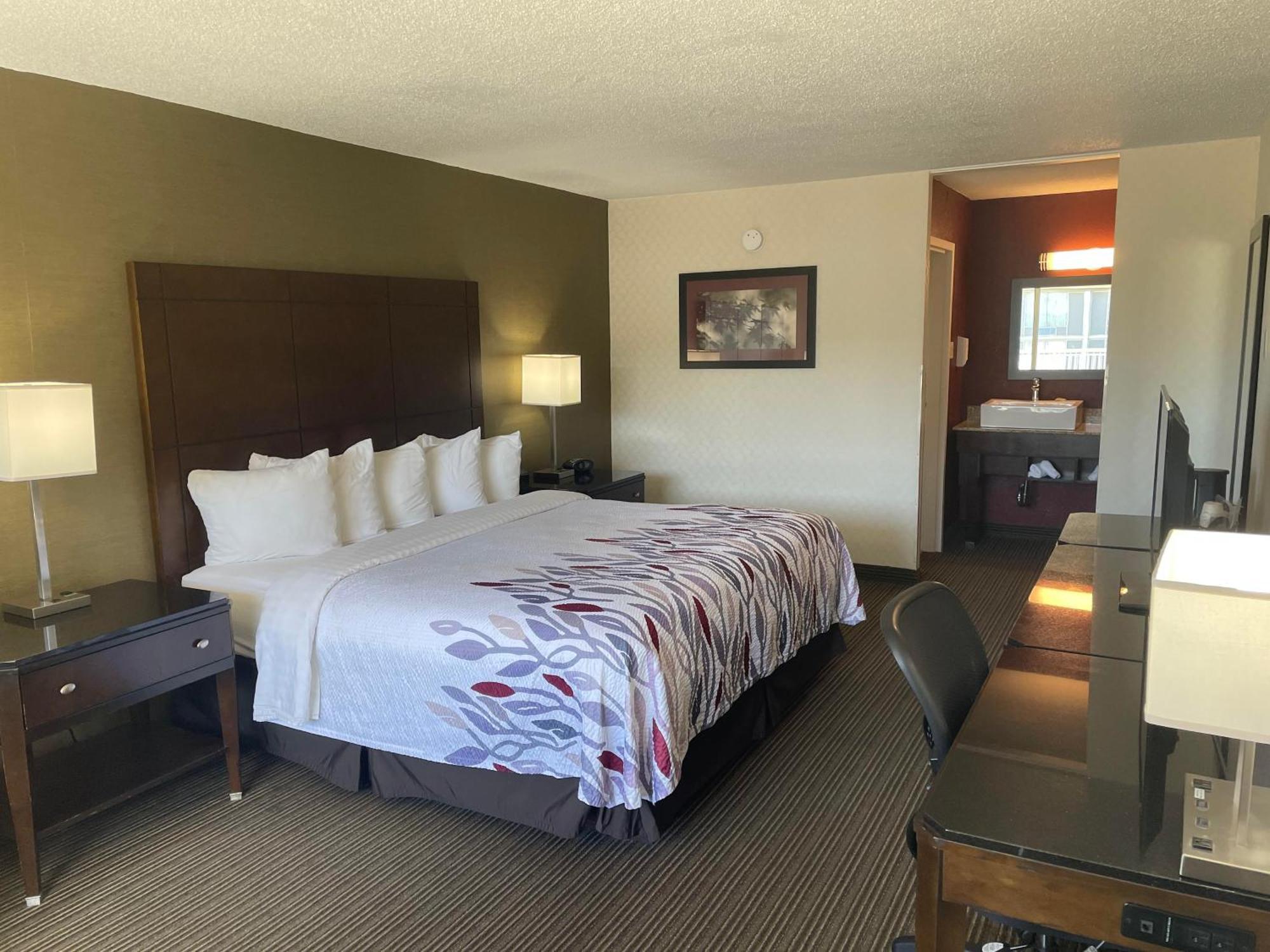 Red Roof Inn & Suites Dekalb Ngoại thất bức ảnh