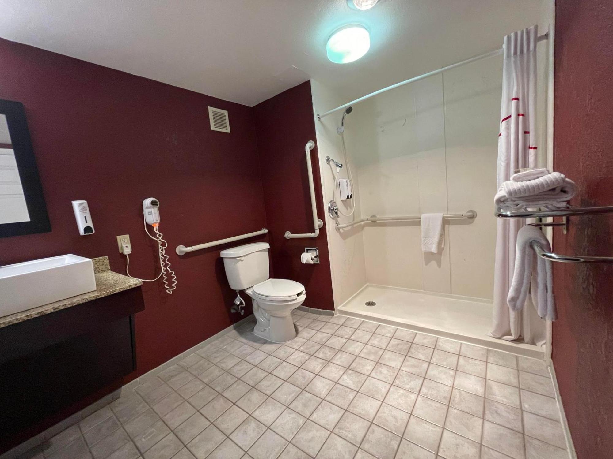 Red Roof Inn & Suites Dekalb Ngoại thất bức ảnh