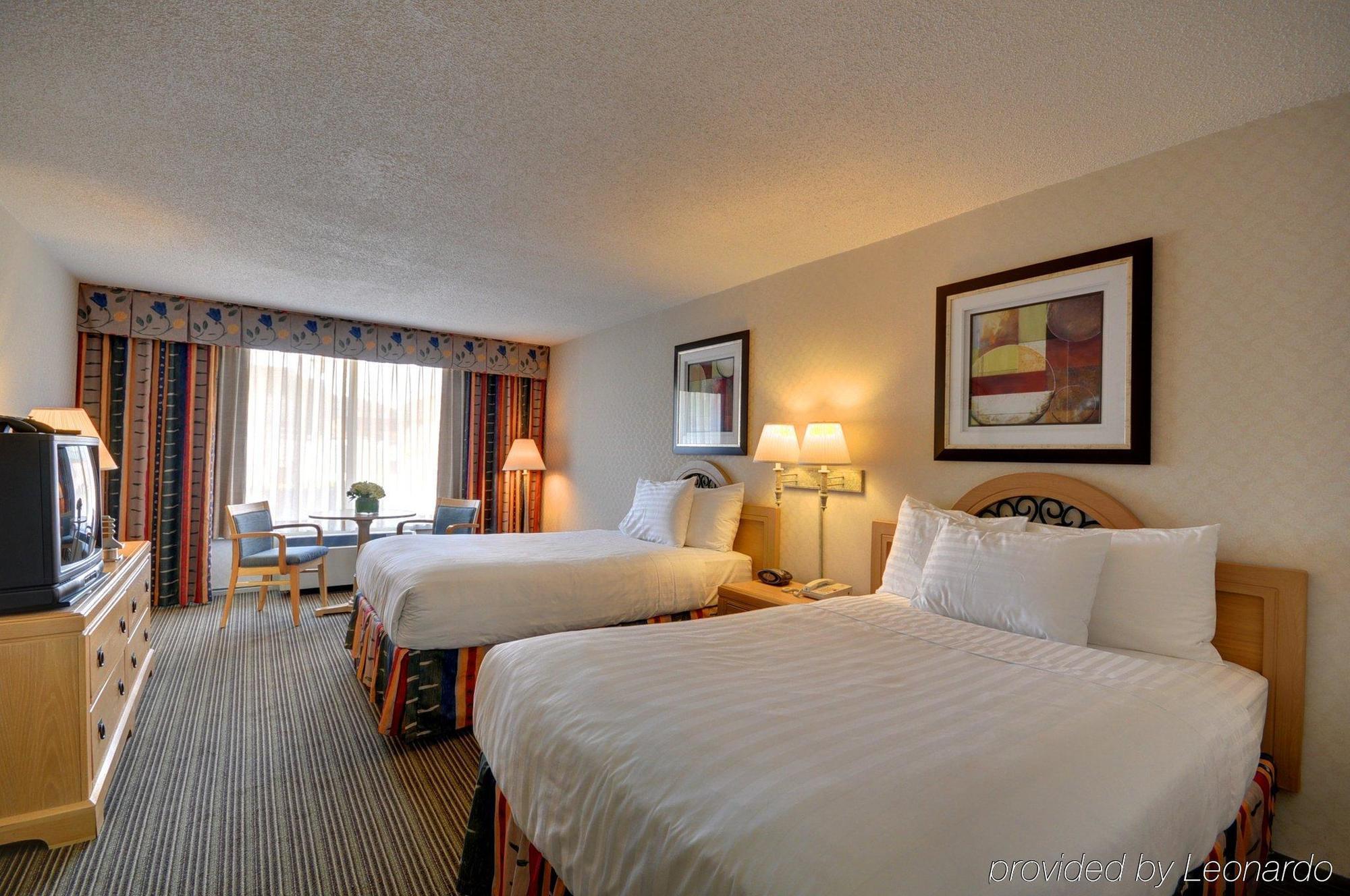 Red Roof Inn & Suites Dekalb Phòng bức ảnh